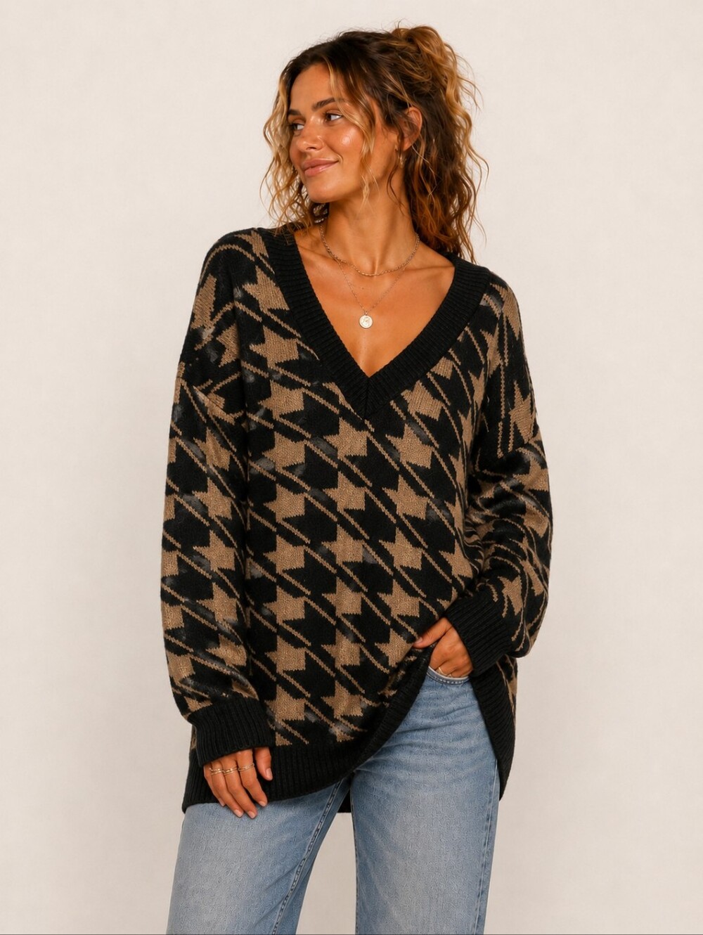 POL Black Camel Graphic Houndstooth Knit Oversized V-Neck Sweater NWOT